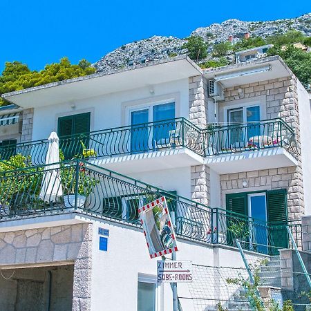 Apartments Robert Брела Екстериор снимка